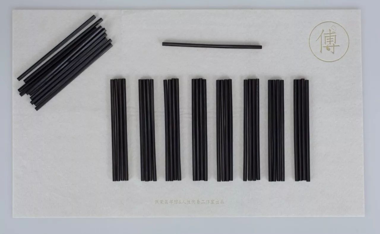 佩荣国学馆出品的黑檀筹策在先生书房上架1