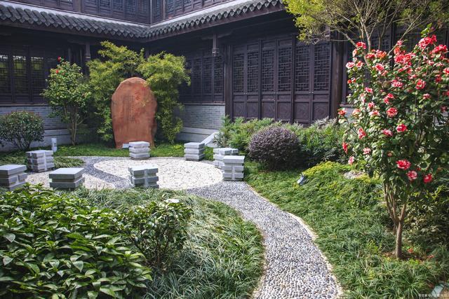 客厅挂什么画好风水好呢？你知道吗？