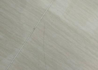 瓷砖出现裂纹是什么问题  瓷砖开裂如何补救