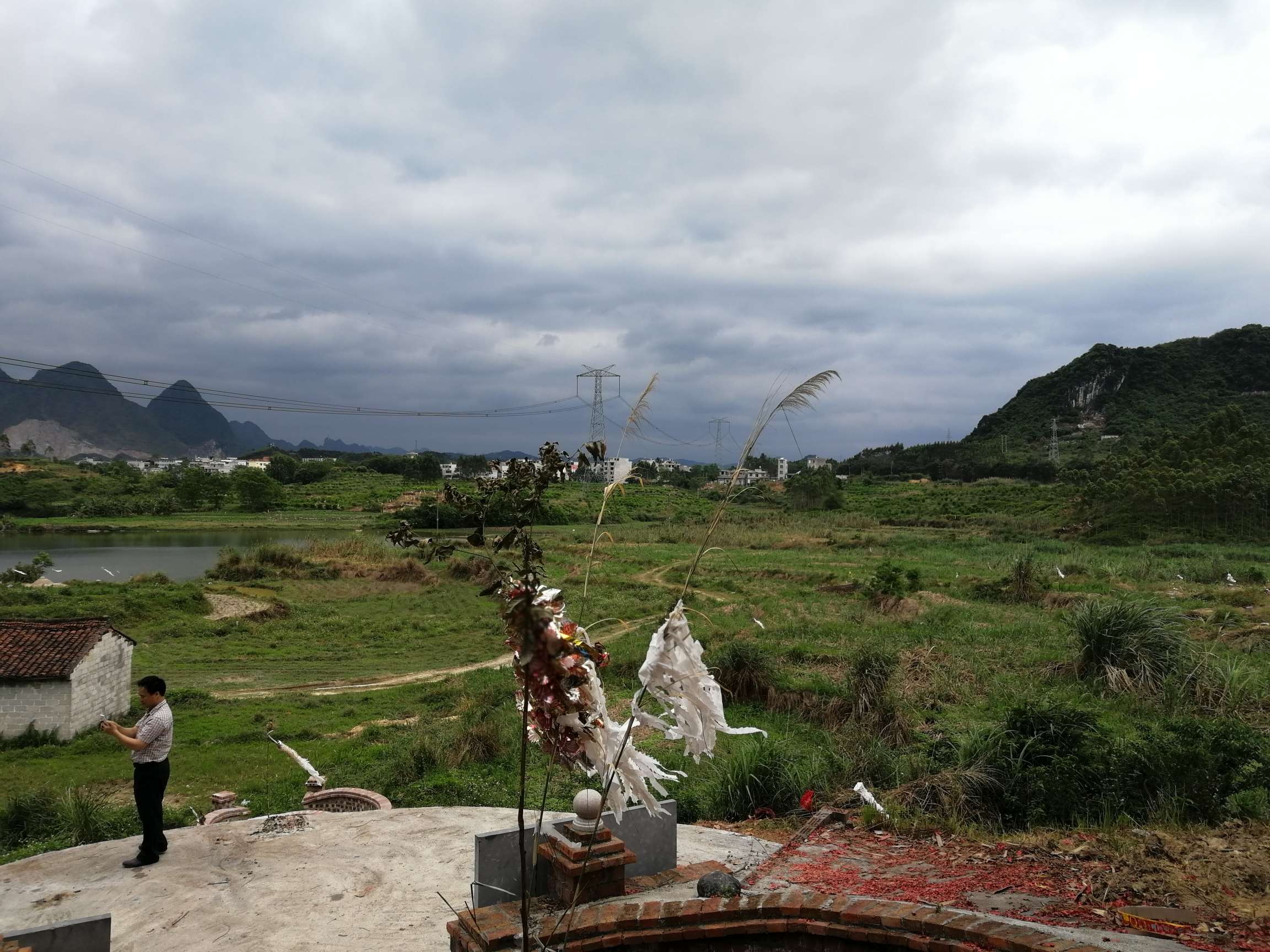 风水金鱼养几条好旺财_祖坟风水是科学吗_祖坟风水好是旺丁还是旺财