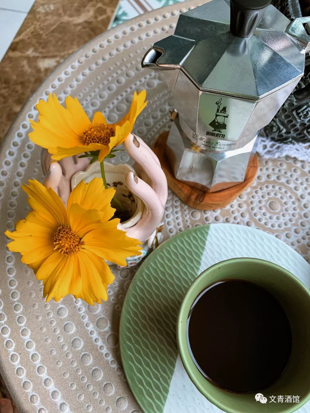 卧室墙面挂饰风水_卧室墙面图案风水讲究_卧室墙面颜色 风水
