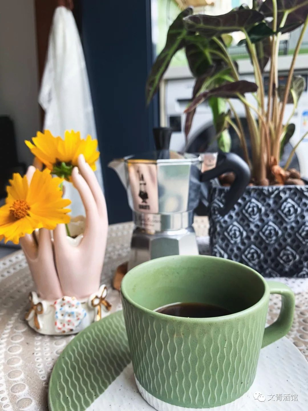 卧室墙面颜色 风水_卧室墙面图案风水讲究_卧室墙面挂饰风水