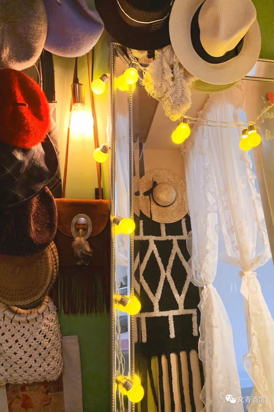 卧室墙面颜色 风水_卧室墙面挂饰风水_卧室墙面图案风水讲究