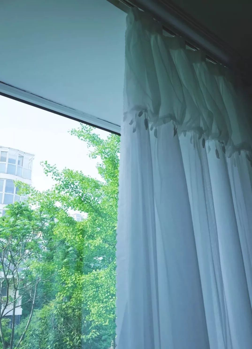 卧室墙面颜色 风水_卧室墙面图案风水讲究_卧室墙面挂饰风水