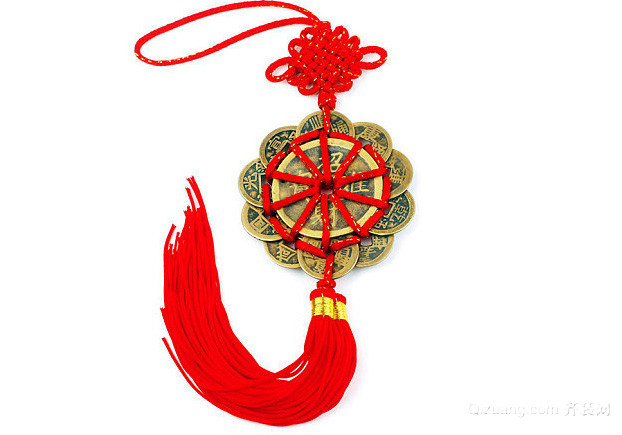 风水卧室挂什么画好_卧室门上挂中国结风水_卧室挂照片的风水