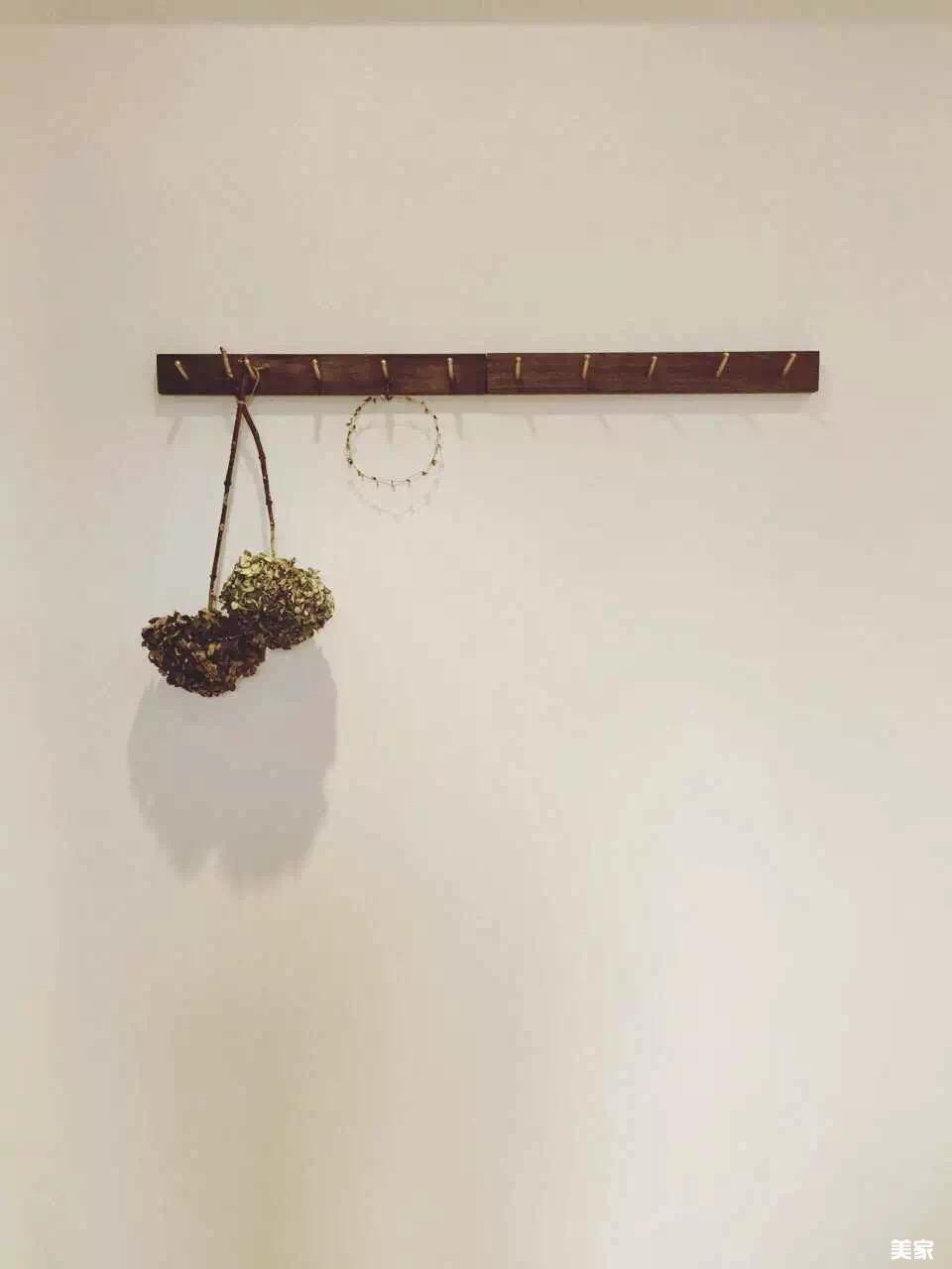 玄关两鹿画挂什么图最好 风水_玄关画挂多高合适_玄关挂荷花风水