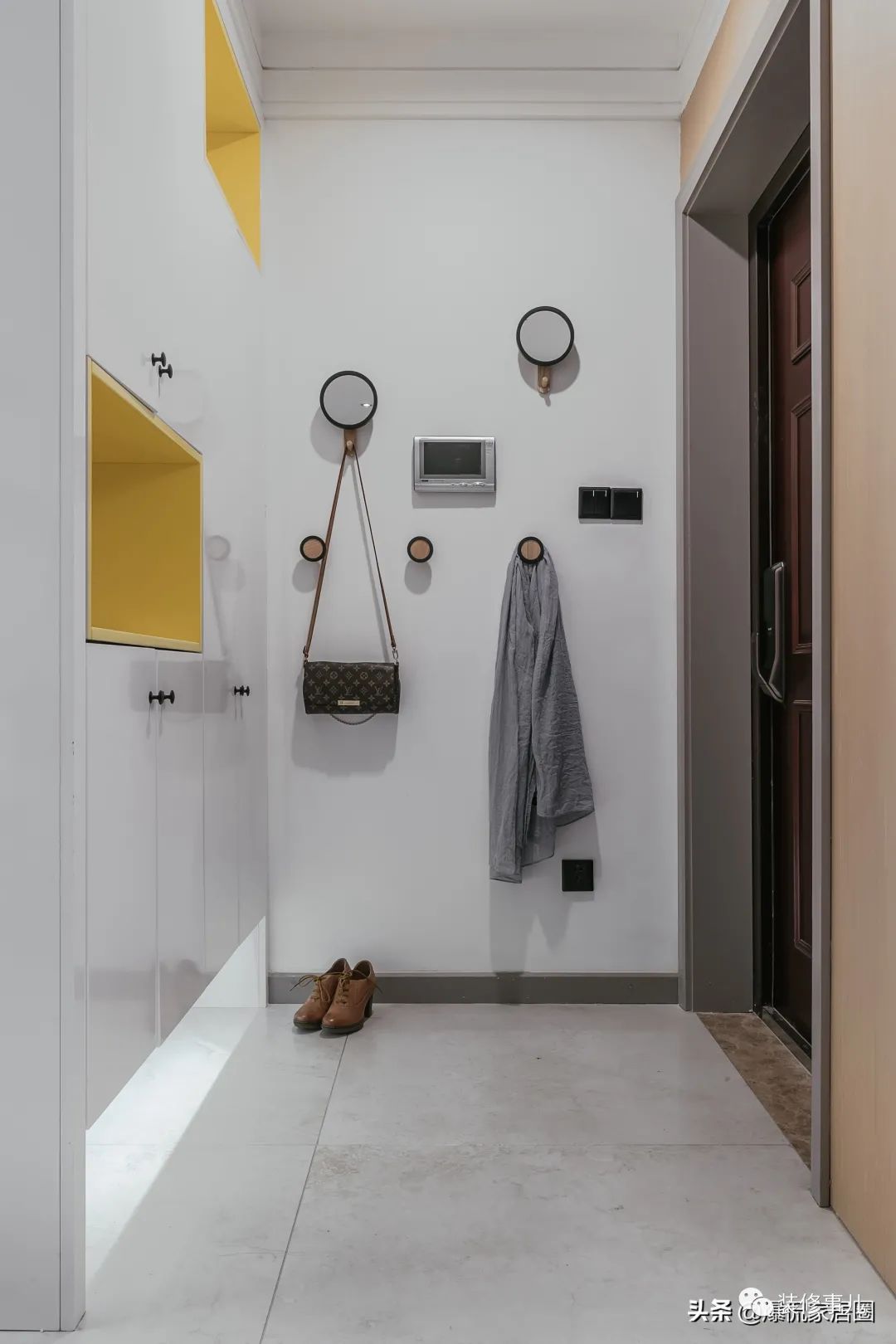 进门玄关照片墙效果图_进门玄关风水挂画_进门玄关墙装修风水学