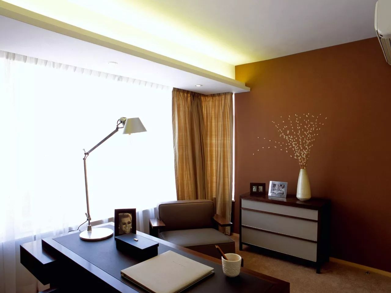 书房风水装修书房处于整个居室的文昌位，象征