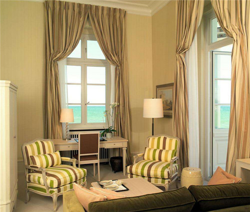 入户门是子母门风水_商品房风水是看入户门还是看阳台_西北角是阳台风水好吗