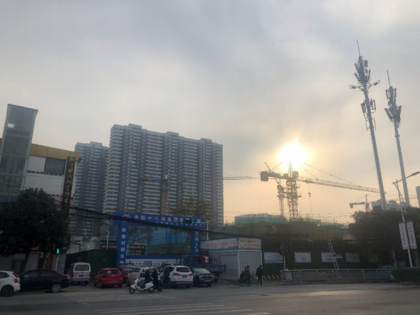 风水讲看房时下雨_看房带上狗风水_商品房风水是看入户门还是看阳台